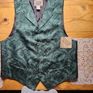 NWT Reno Vest